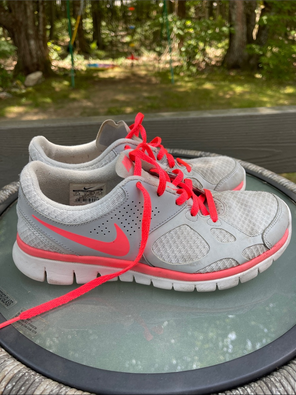 Nike Women's Light Gray Sneakers 7.5